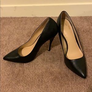 Black stiletto pumps